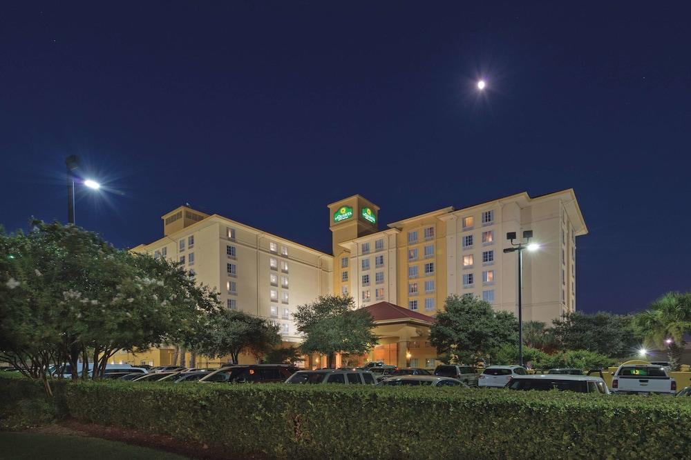 Hotel La Quinta By Wyndham San Antonio Airport Esterno foto