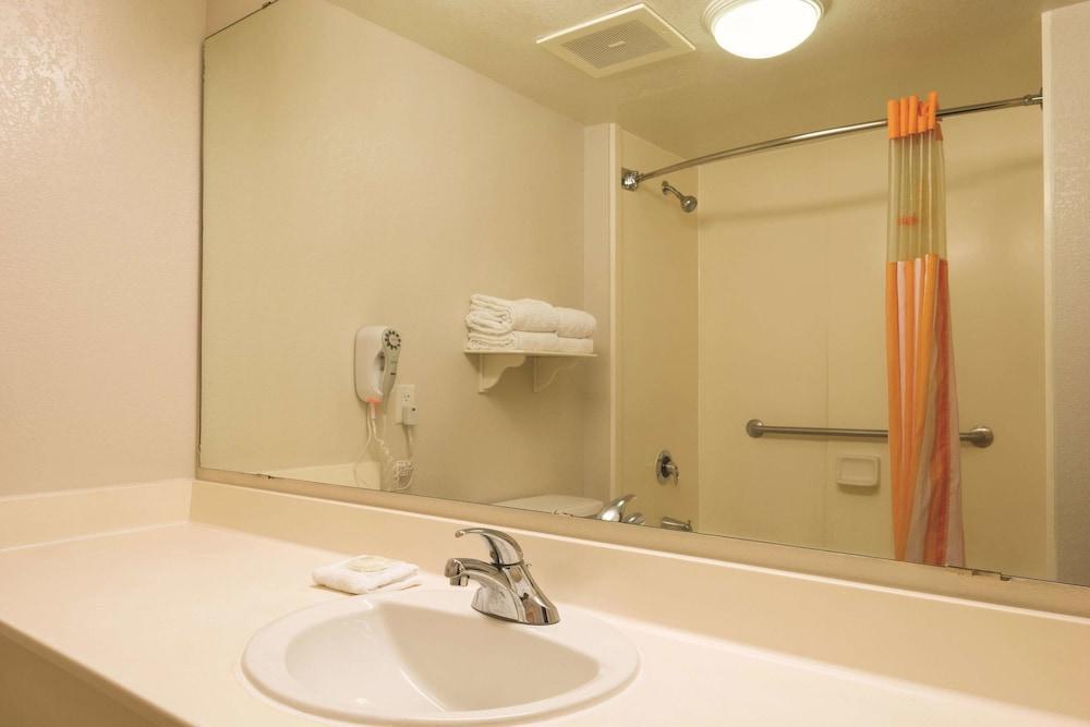 Hotel La Quinta By Wyndham San Antonio Airport Esterno foto