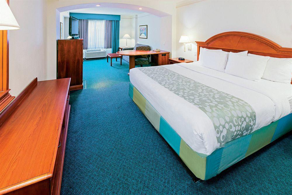 Hotel La Quinta By Wyndham San Antonio Airport Esterno foto