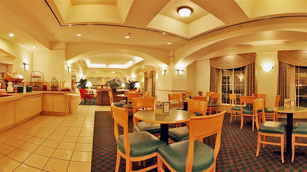 Hotel La Quinta By Wyndham San Antonio Airport Esterno foto