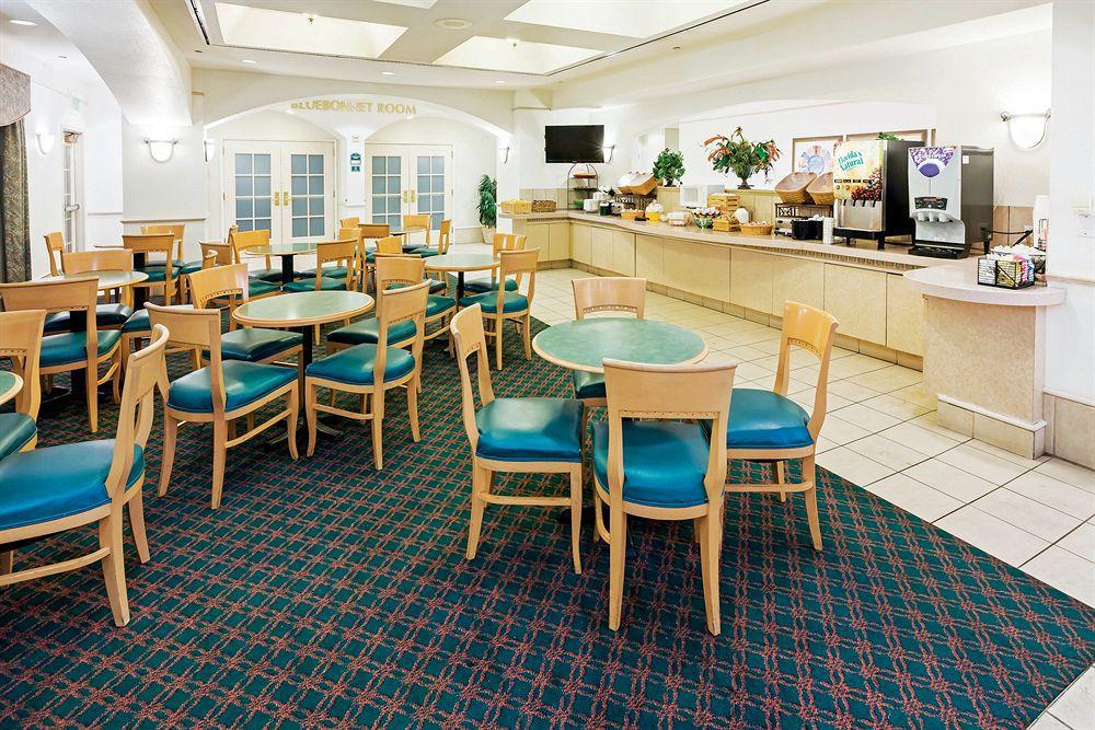 Hotel La Quinta By Wyndham San Antonio Airport Esterno foto