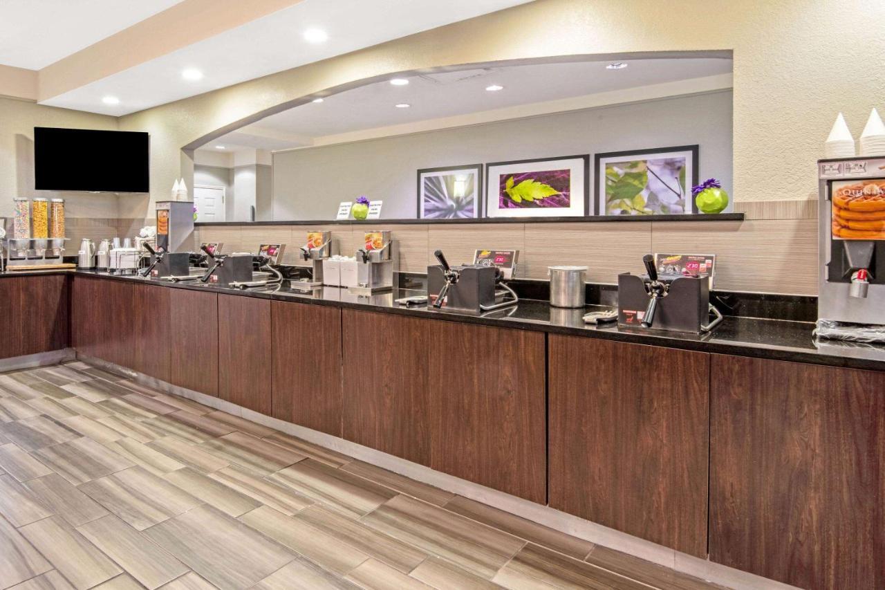 Hotel La Quinta By Wyndham San Antonio Airport Esterno foto