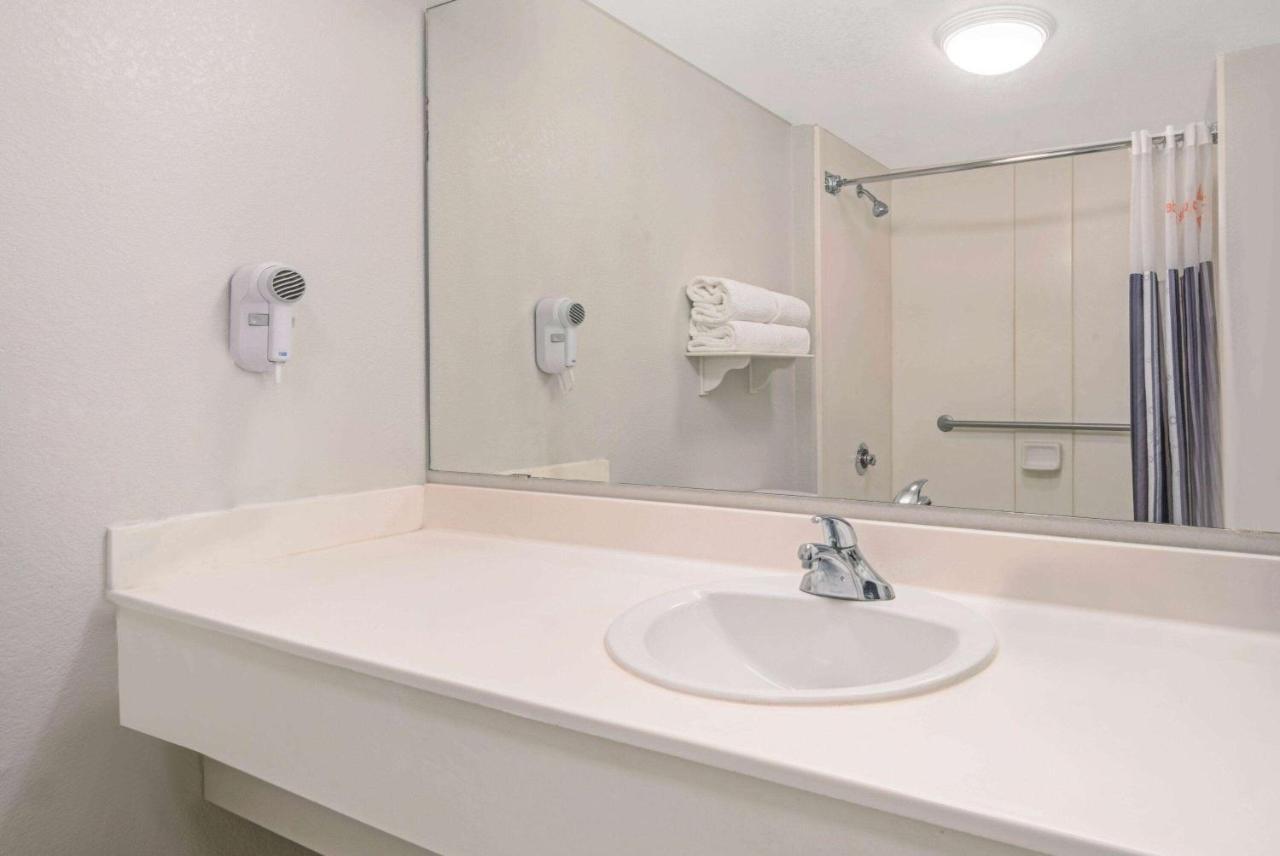 Hotel La Quinta By Wyndham San Antonio Airport Esterno foto