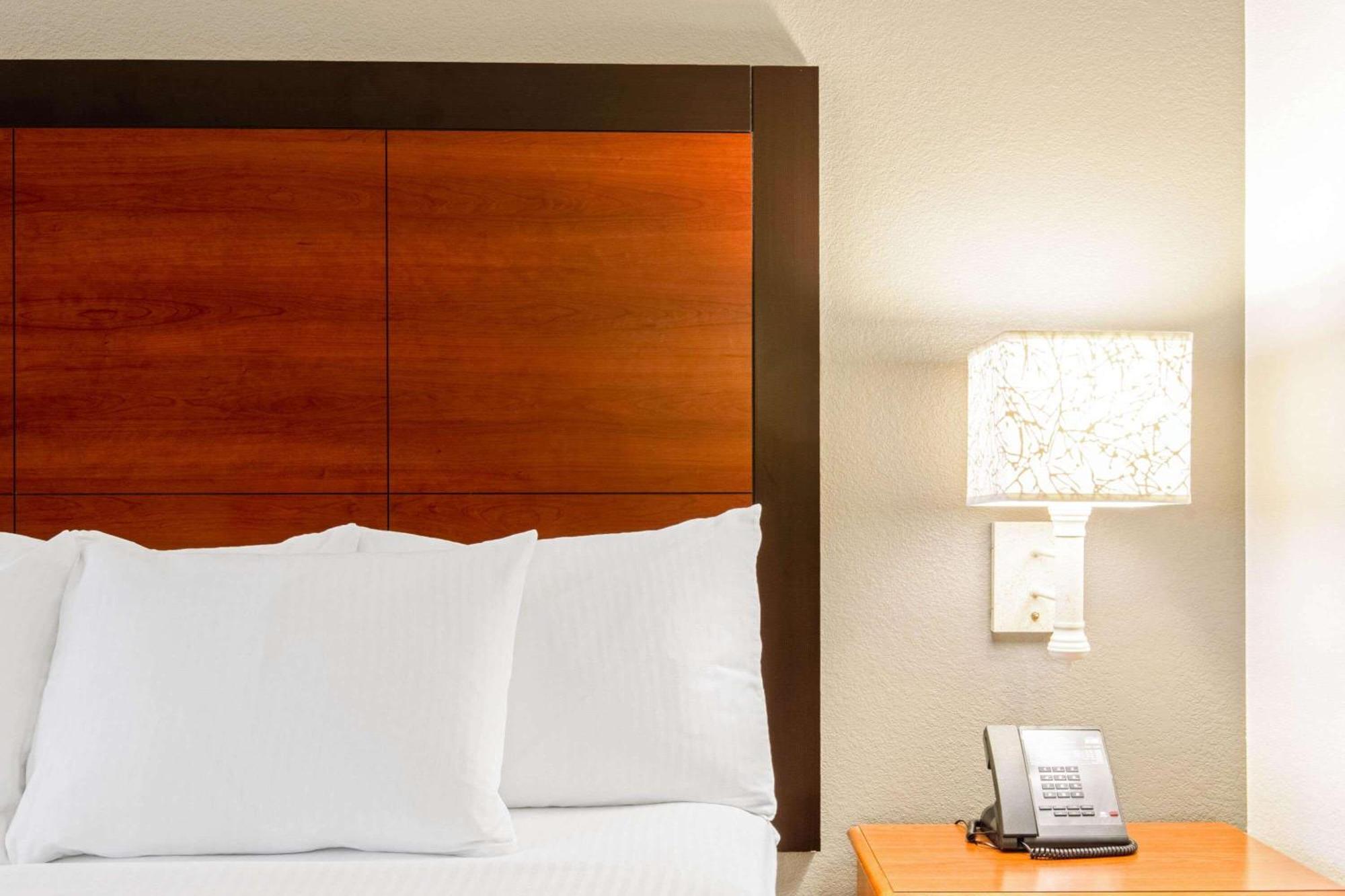 Hotel La Quinta By Wyndham San Antonio Airport Esterno foto