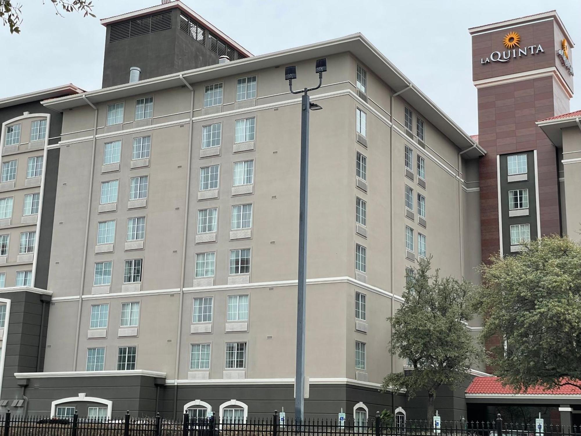 Hotel La Quinta By Wyndham San Antonio Airport Esterno foto