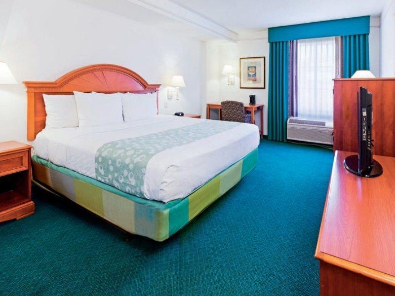 Hotel La Quinta By Wyndham San Antonio Airport Esterno foto