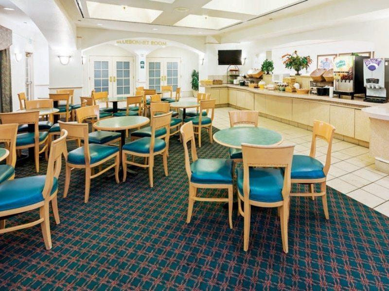 Hotel La Quinta By Wyndham San Antonio Airport Esterno foto